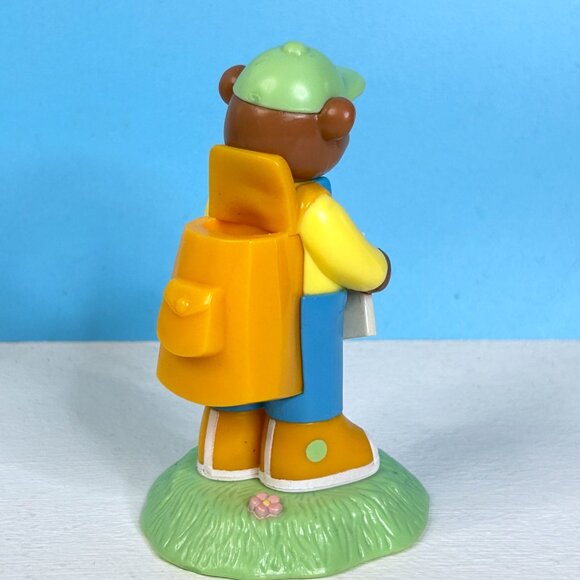 Beautifully Detailed Teddy Bear Special Delivery Whimsical 4.25" Vinyl Figurine - Picture 4 of 6